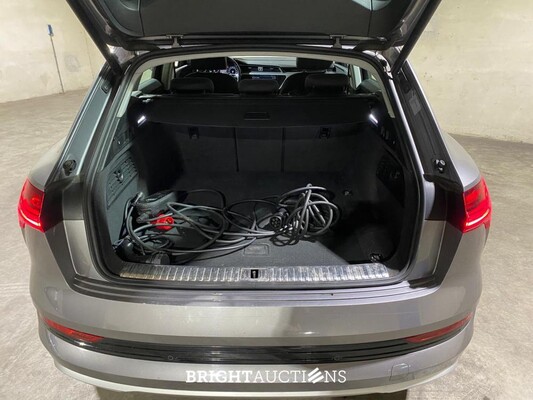 Audi e-tron 50 Quattro Launch Edition 71 kWh 313pk 2020 (Origineel-NL & 1e Eigenaar), J-980-HF