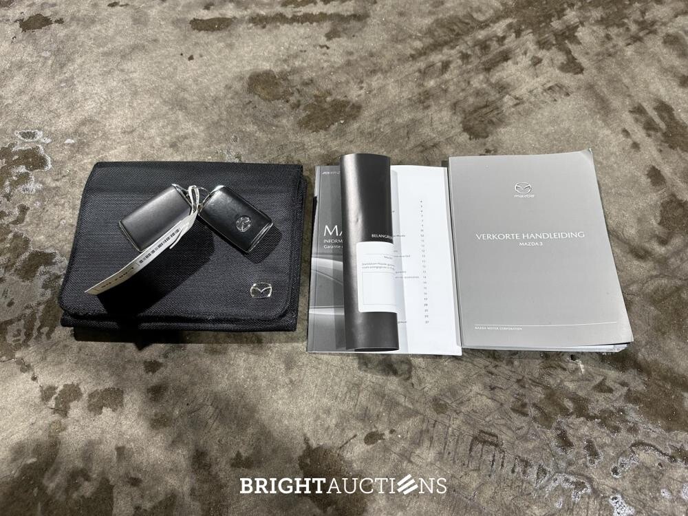 Mazda 3 2.0 e-SkyActiv-X M Hybrid 186 Luxury 186pk 2021 (Origineel-NL + 1e eigenaar), L-082-DS