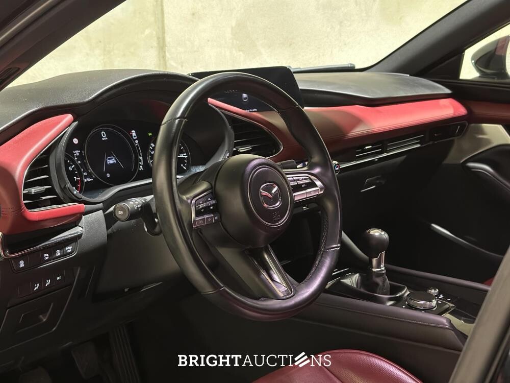 Mazda 3 2.0 e-SkyActiv-X M Hybrid 186 Luxury 186pk 2021 (Origineel-NL + 1e eigenaar), L-082-DS