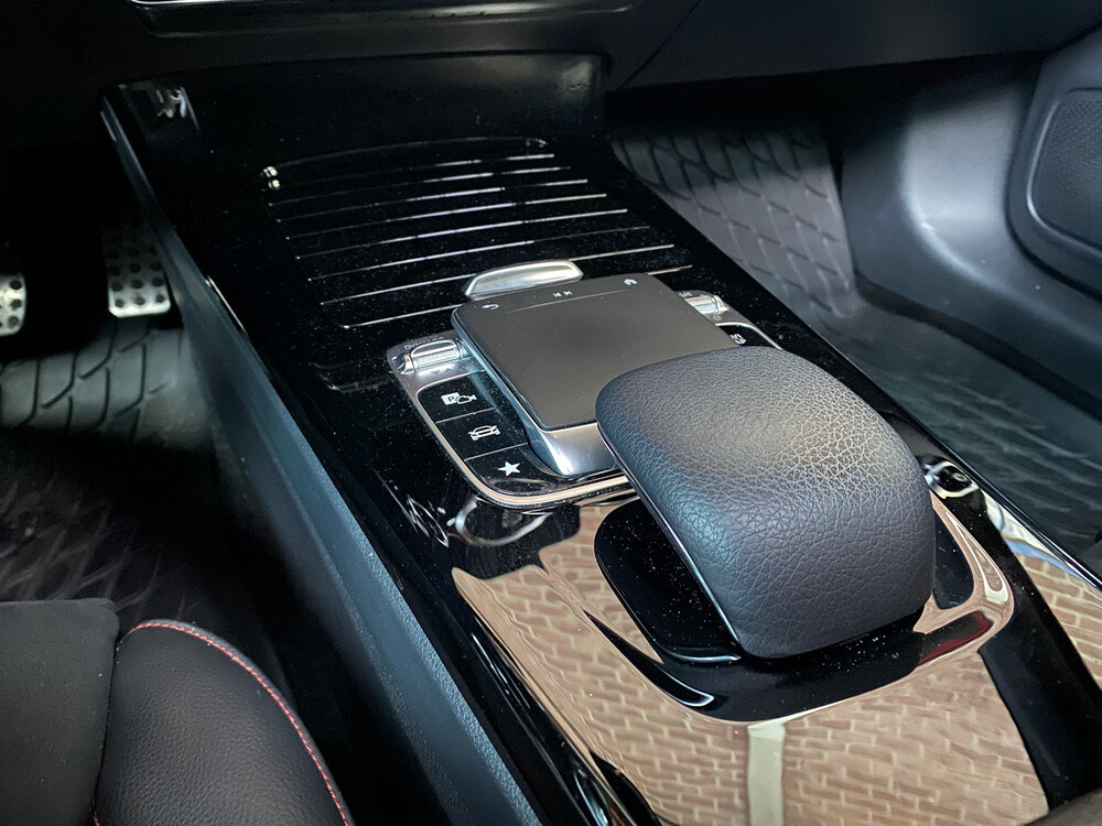 Mercedes-Benz A180 Business Solution AMG Night Upgrade 136hp 2019, XS-253-H