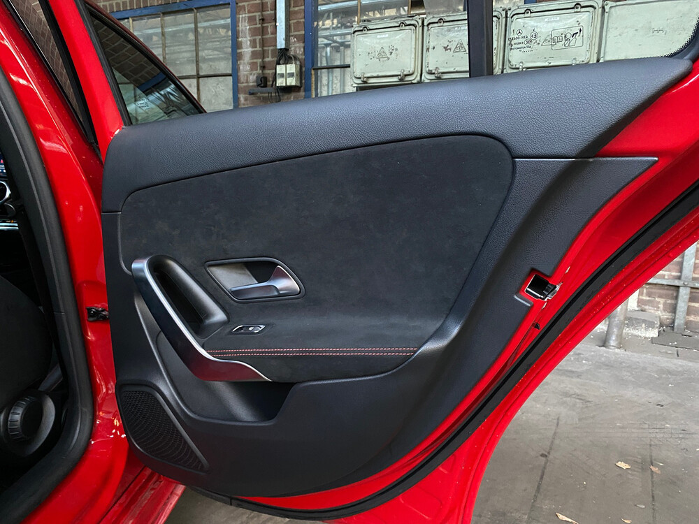 Mercedes-Benz A180 Business Solution AMG Night Upgrade 136hp 2019, XS-253-H