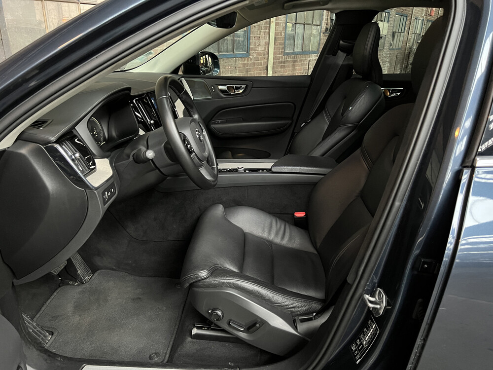 Volvo XC60 2.0 T8 Twin Engine AWD Inscription 320hp 2020, R-973-BX