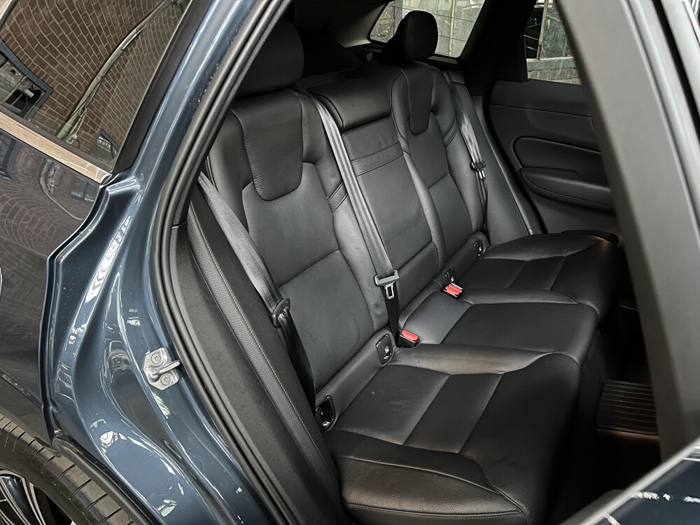 Volvo XC60 2.0 T8 Twin Engine AWD Inscription 320hp 2020, R-973-BX