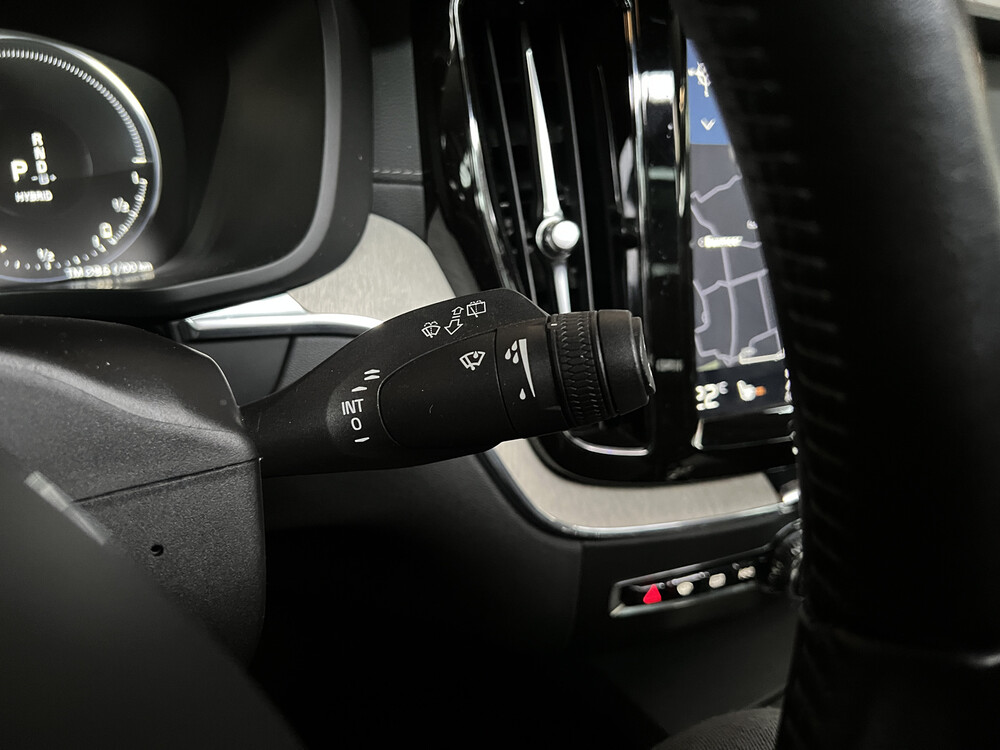 Volvo XC60 2.0 T8 Twin Engine AWD Inscription 320hp 2020, R-973-BX