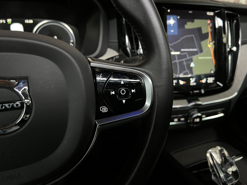 Volvo XC60 2.0 T8 Twin Engine AWD Inscription 320hp 2020, R-973-BX