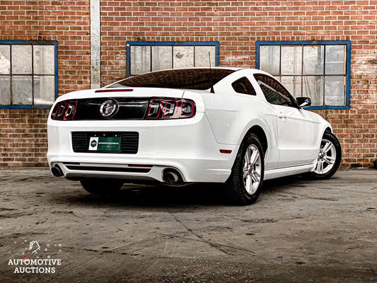 Ford Mustang V6 3.7L 305hp 2013