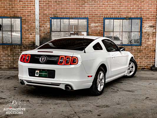 Ford Mustang V6 3.7L 305hp 2013