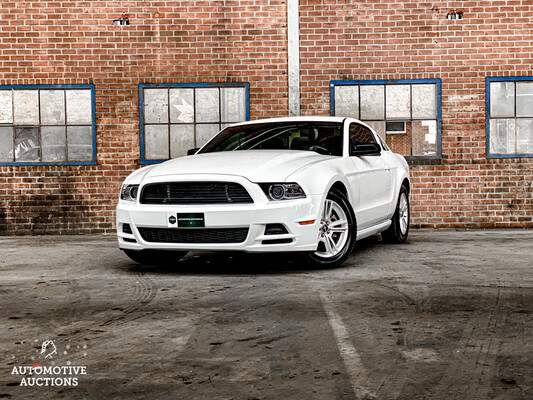 Ford Mustang V6 3.7L 305hp 2013