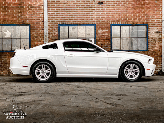 Ford Mustang V6 3.7L 305hp 2013