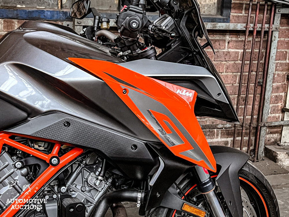 KTM Superduke GT AKRAPOVIC 173pk 2017