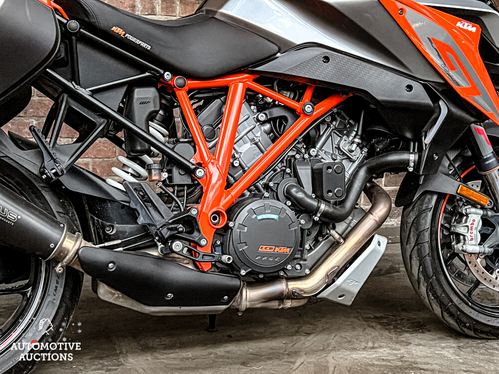 KTM Superduke GT AKRAPOVIC 173pk 2017