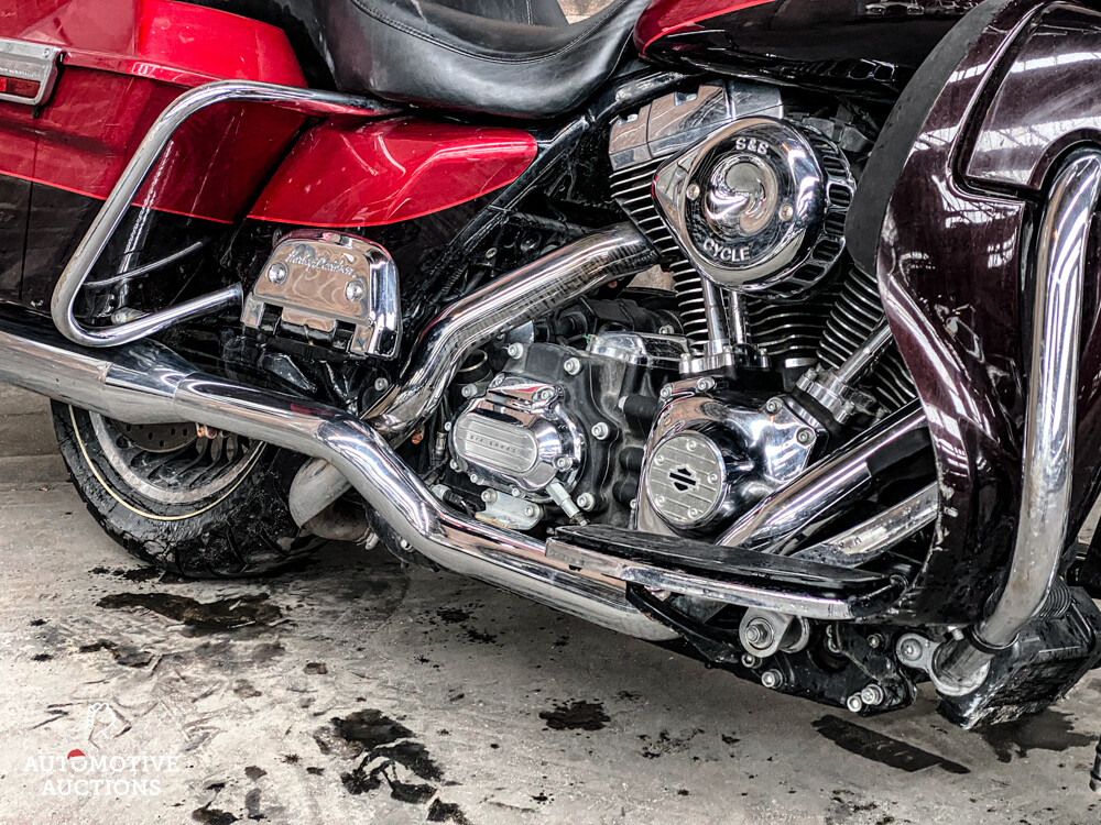 Harley-Davidson FLHTK Electra Glide Ultra LIMITED Cruiser 2012