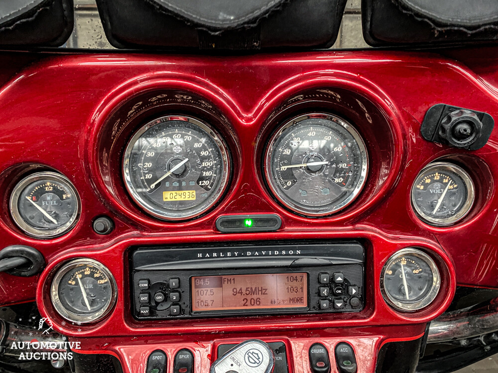 Harley-Davidson FLHTK Electra Glide Ultra LIMITED Cruiser 2012