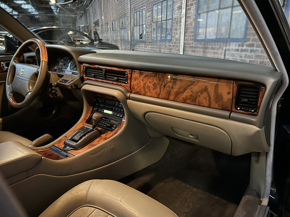Jaguar XJ Sovereign 4.2 211pk 1996, NV-405-J