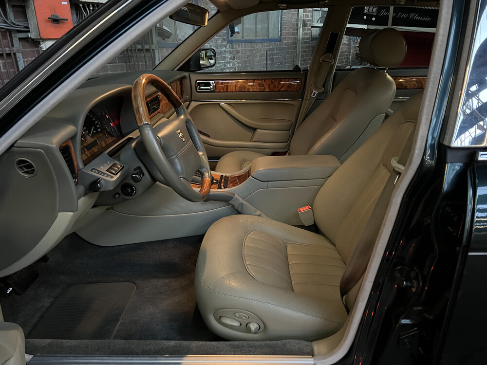 Jaguar XJ Sovereign 4.2 211pk 1996, NV-405-J
