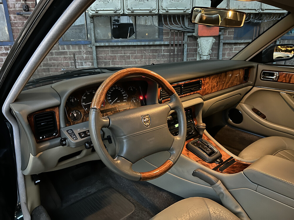 Jaguar XJ Sovereign 4.2 211pk 1996, NV-405-J