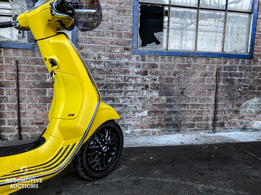 Piaggio Vespa Sprint 4T Notte Yellow Moustache Scooter Exklusive Farbe 2019, DSK-91-J