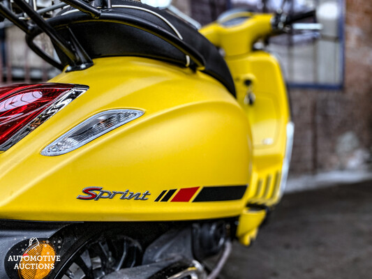 Piaggio Vespa Sprint 4T Notte Yellow Moustache Scooter Exclusive color 2019, DSK-91-J