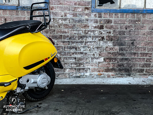 Piaggio Vespa Sprint 4T Notte Yellow Moustache Scooter Exclusive color 2019, DSK-91-J