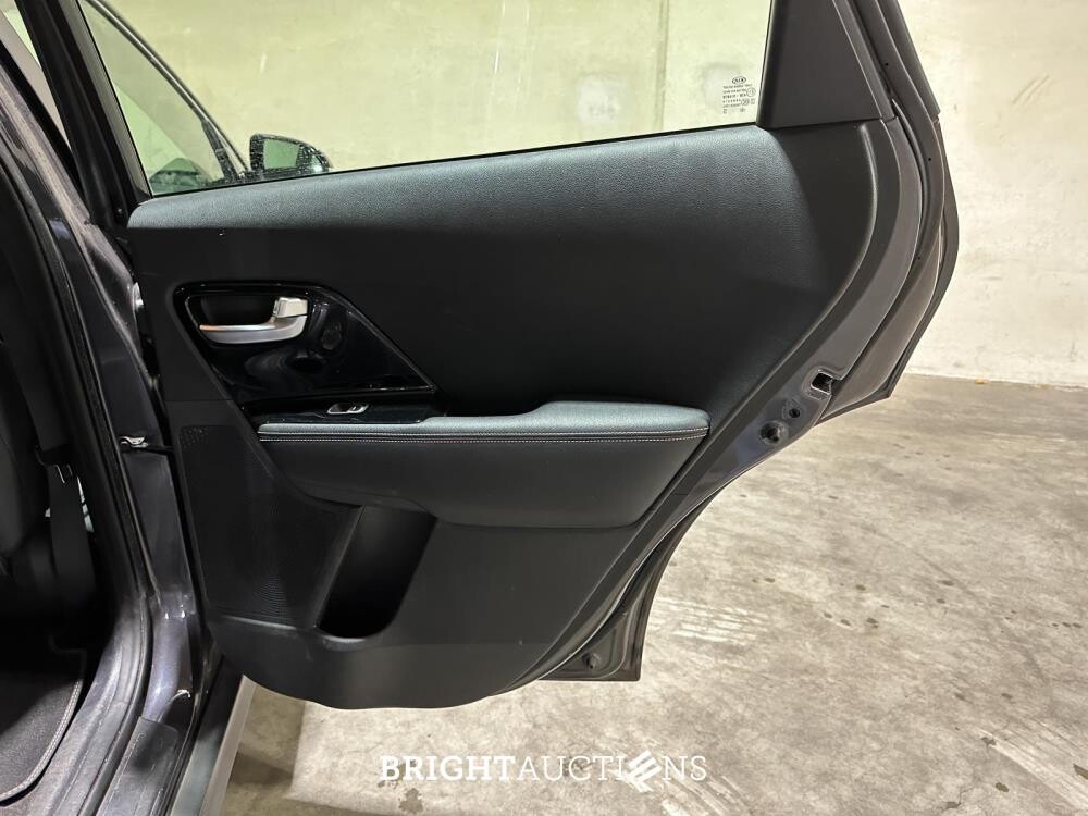 Kia e-Niro DynamicLine 64 kWh 204pk 2020 (Origineel-NL+1e eigenaar), J-072-TK