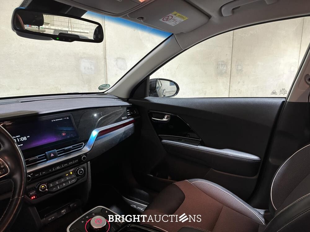 Kia e-Niro DynamicLine 64 kWh 204pk 2020 (Origineel-NL+1e eigenaar), J-072-TK