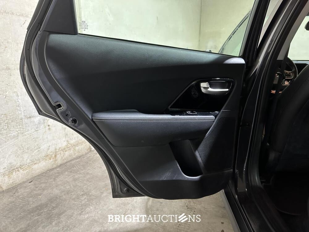 Kia e-Niro DynamicLine 64 kWh 204pk 2020 (Origineel-NL+1e eigenaar), J-072-TK