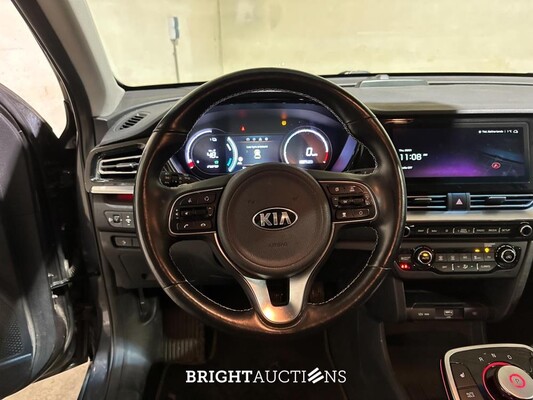 Kia e-Niro DynamicLine 64 kWh 204pk 2020 (Origineel-NL+1e eigenaar), J-072-TK