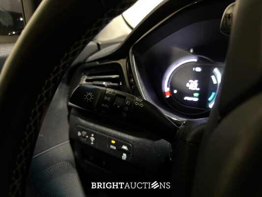 Kia e-Niro DynamicLine 64 kWh 204pk 2020 (Origineel-NL+1e eigenaar), J-072-TK