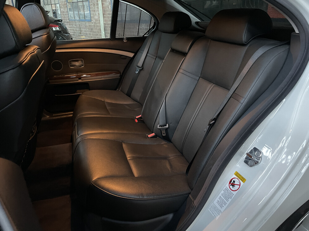 BMW 745i Hartge E65 4.4 V8 333pk 2004