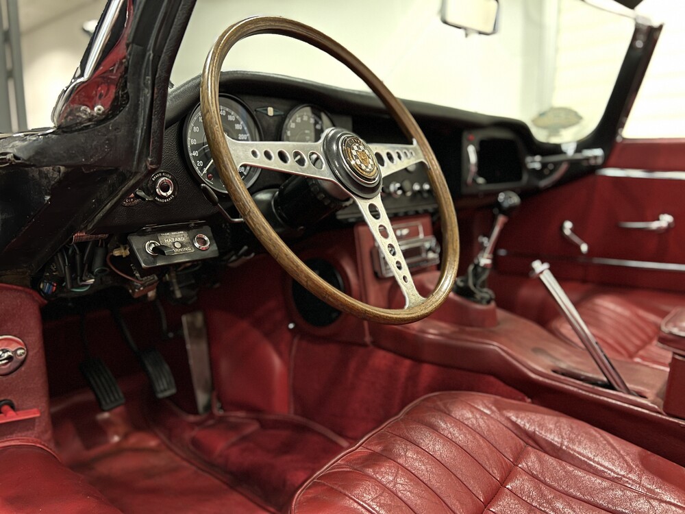 Jaguar E-Type Serie 1 OTS 4.2 Reihensechszylinder-Cabriolet 1967, DZ-73-87.