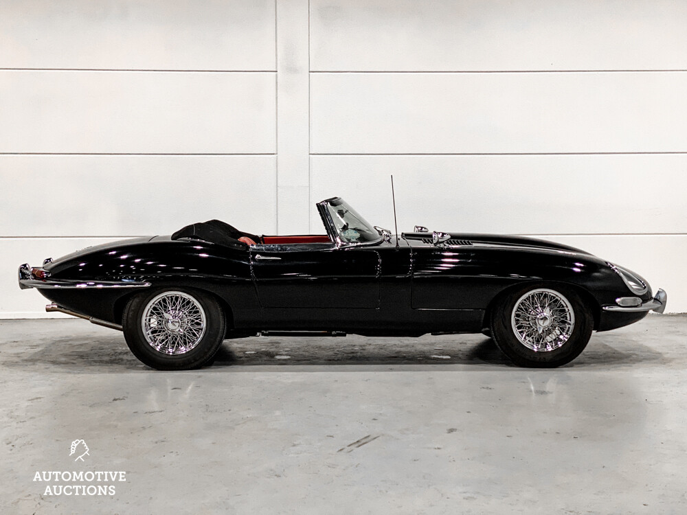 Jaguar E-Type Serie 1 OTS 4.2 Reihensechszylinder-Cabriolet 1967, DZ-73-87.