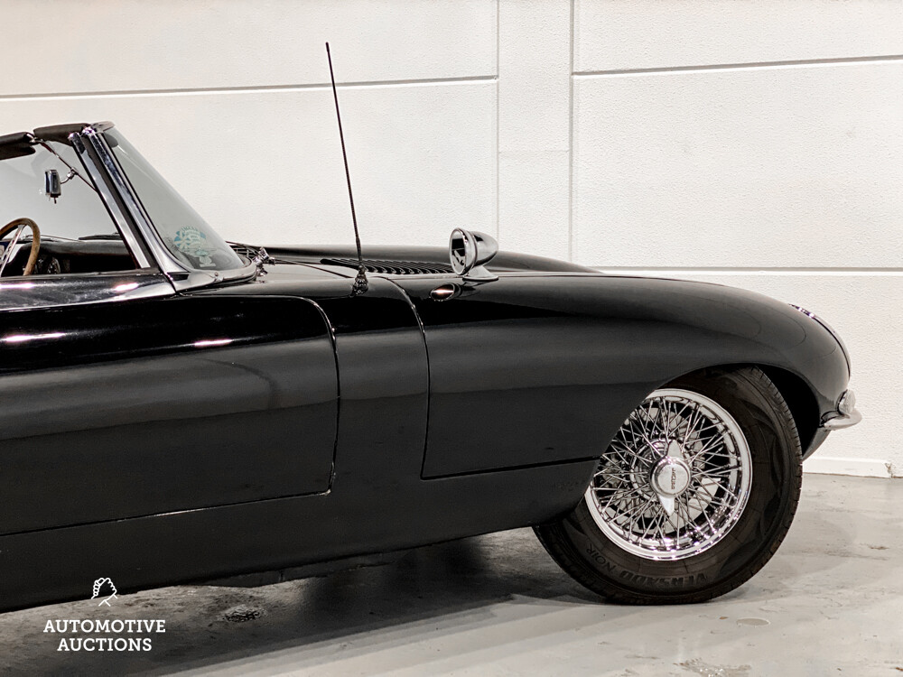 Jaguar E-Type Serie 1 OTS 4.2 Reihensechszylinder-Cabriolet 1967, DZ-73-87.