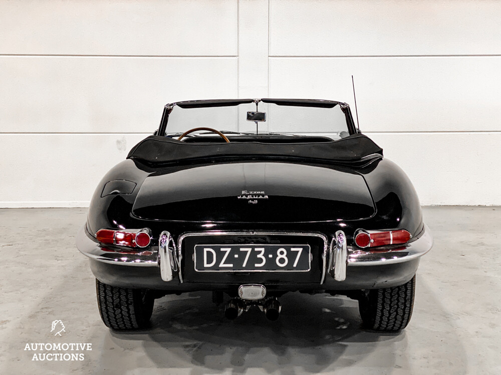 Jaguar E-Type Serie 1 OTS 4.2 Reihensechszylinder-Cabriolet 1967, DZ-73-87.