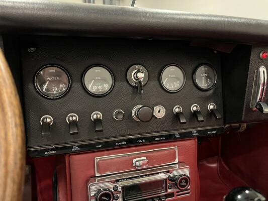 Jaguar E-Type Series 1 OTS 4.2 Six-in-Line Cabriolet 1967, DZ-73-87.