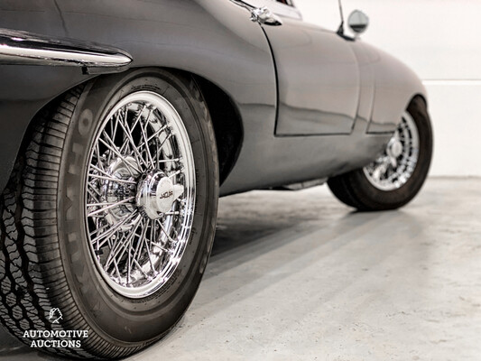 Jaguar E-Type Series 1 OTS 4.2 Six-in-Line Cabriolet 1967, DZ-73-87.