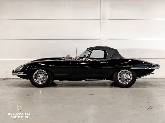 Jaguar E-Type Series 1 OTS 4.2 Six-in-Line Cabriolet 1967, DZ-73-87.