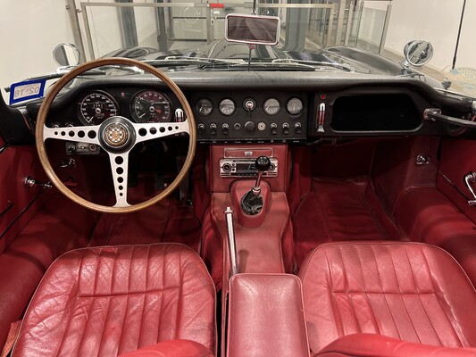 Jaguar E-Type Series 1 OTS 4.2 Six-in-Line Cabriolet 1967, DZ-73-87.