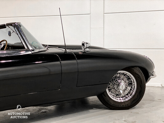 Jaguar E-Type Series 1 OTS 4.2 Six-in-Line Cabriolet 1967, DZ-73-87.