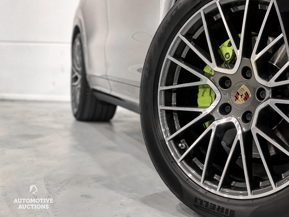 Porsche Cayenne E-Hybrid 3.0 V6 -NW MODELL- 462PS 2018 SportChrono -Org. NL-, TL-795-R.