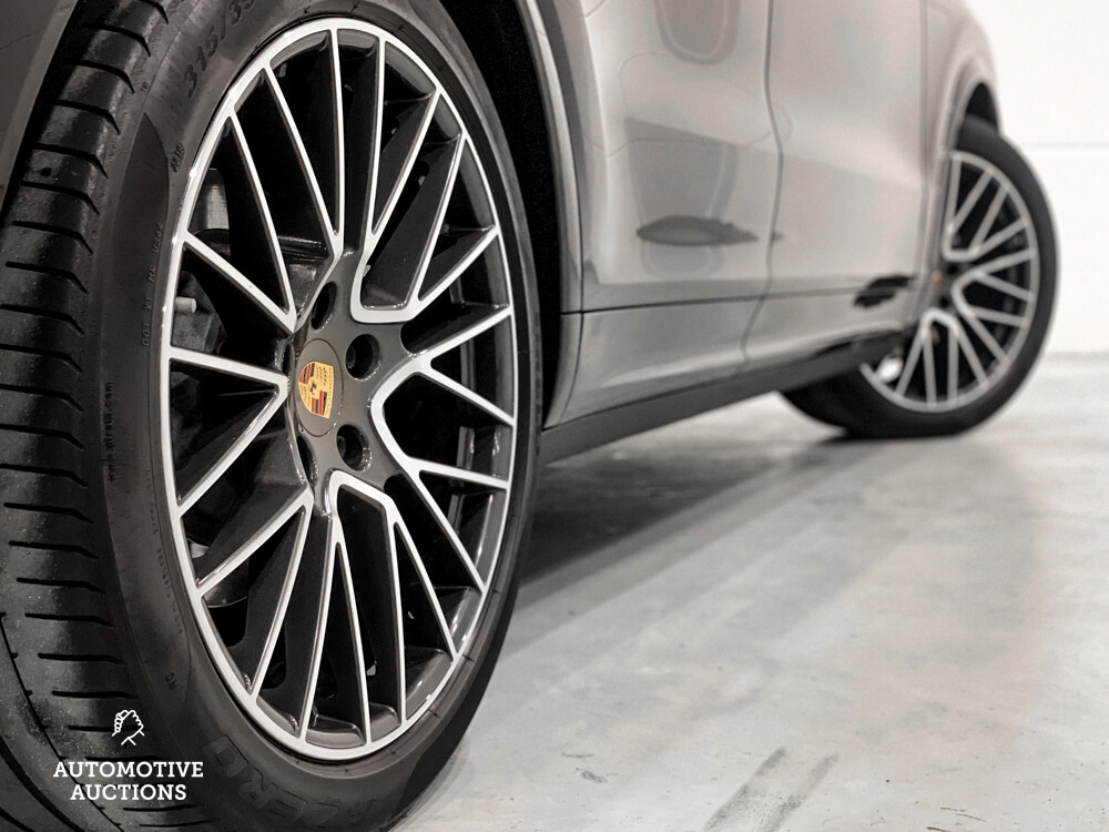 Porsche Cayenne E-Hybrid 3.0 V6 -NW MODELL- 462PS 2018 SportChrono -Org. NL-, TL-795-R.