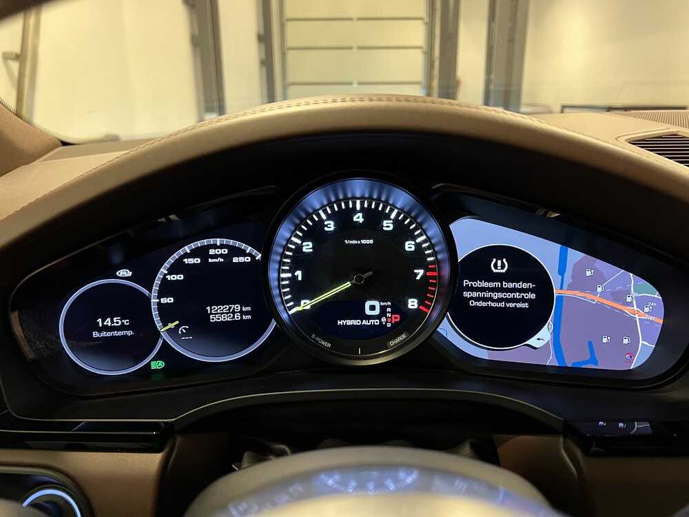 Porsche Cayenne E-Hybrid 3.0 V6 -NW MODELL- 462PS 2018 SportChrono -Org. NL-, TL-795-R.