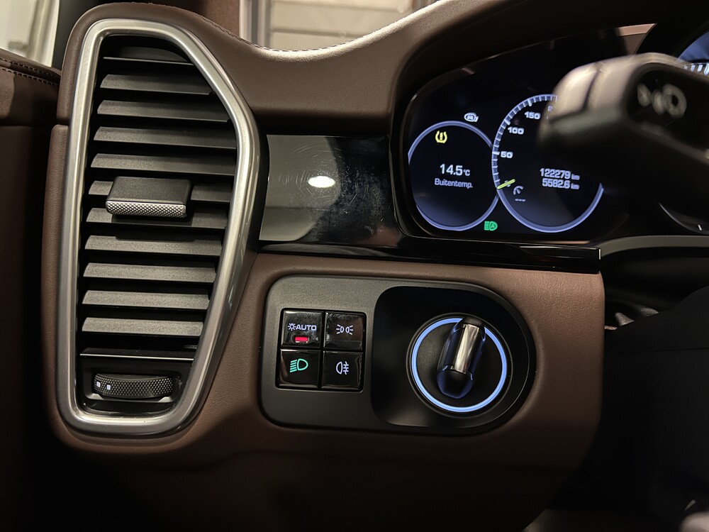 Porsche Cayenne E-Hybrid 3.0 V6 -NW MODELL- 462PS 2018 SportChrono -Org. NL-, TL-795-R.