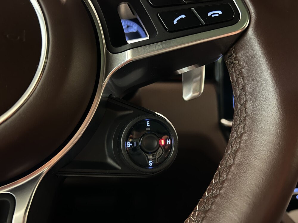 Porsche Cayenne E-Hybrid 3.0 V6 -NW MODELL- 462PS 2018 SportChrono -Org. NL-, TL-795-R.