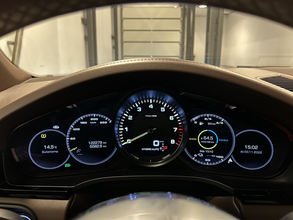 Porsche Cayenne E-Hybrid 3.0 V6 -NW MODELL- 462PS 2018 SportChrono -Org. NL-, TL-795-R.