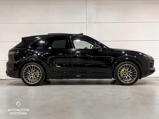 Porsche Cayenne E-Hybrid 3.0 V6 -NW MODEL- 462hp 2018 SportChrono -Org. NL-, TL-795-R.