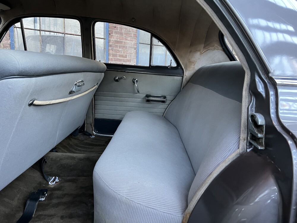 Chevrolet Deluxe Powerglide 1951, 32-XL-66