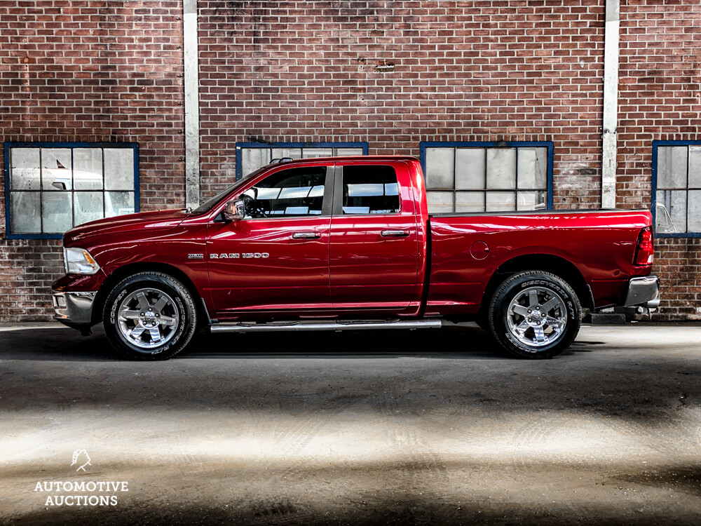 Dodge RAM 1500 5.7 V8 4x4 Quad Cab 6'4 Pick-Up 2011