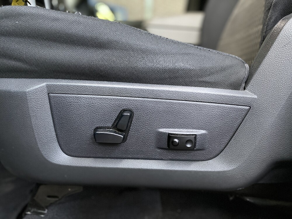 Dodge RAM 1500 5.7 V8 4x4 Quad Cab 6'4 Pick-Up 2011