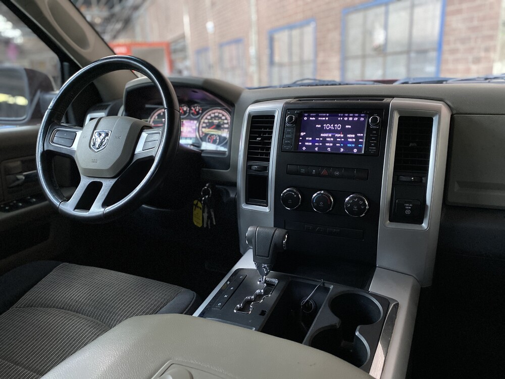 Dodge RAM 1500 5.7 V8 4x4 Quad Cab 6'4 Pick-Up 2011