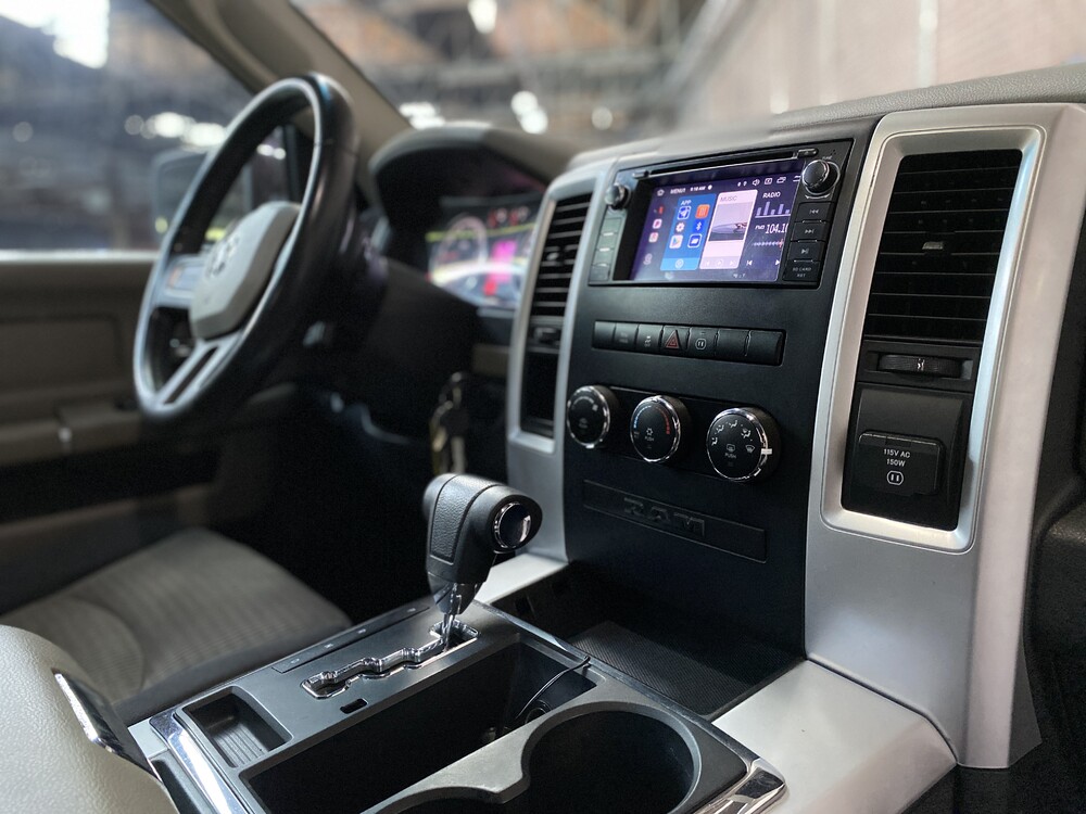 Dodge RAM 1500 5.7 V8 4x4 Quad Cab 6'4 Pick-Up 2011